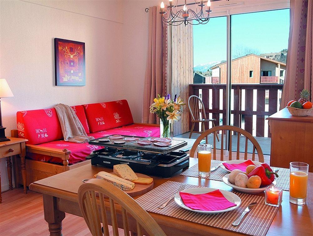 Résidence Néméa Les Chalets Du Belvédère Font-Romeu-Odeillo-Via Esterno foto