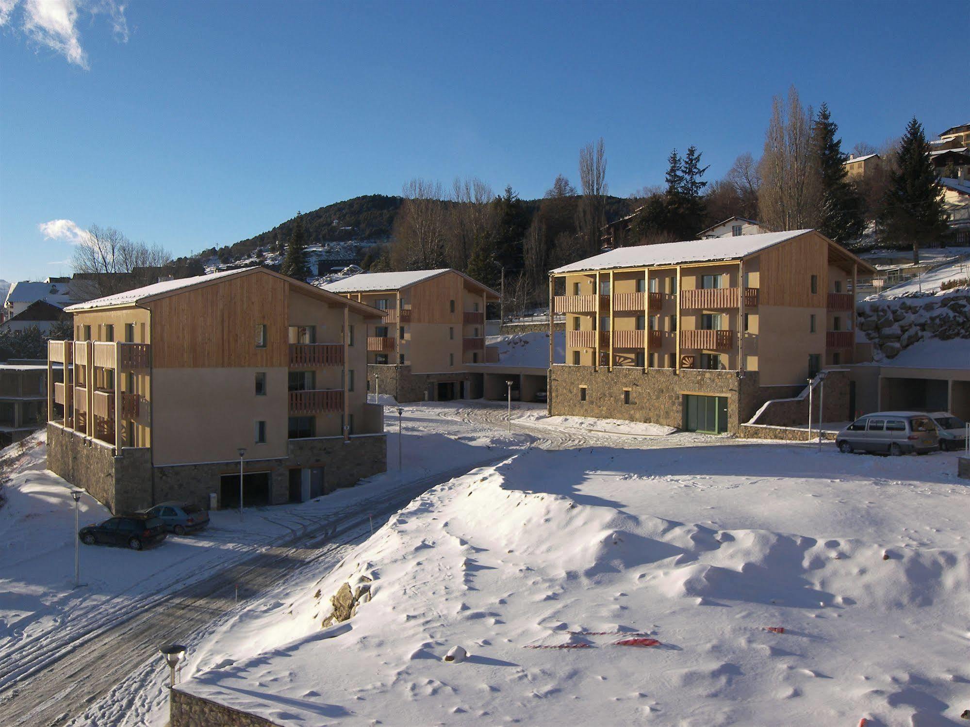Résidence Néméa Les Chalets Du Belvédère Font-Romeu-Odeillo-Via Esterno foto